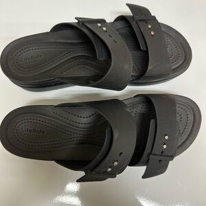 Crocs Brooklyn Buckle